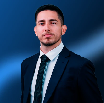 Moisés, especialista em finanças empresariais